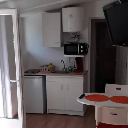 Studio.hamam.jardin.piscine.wifi.fibre.calme * Castres (Tarn)